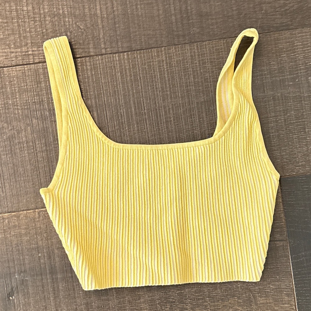 Babaton aritzia Yellow sculpt knit crop top